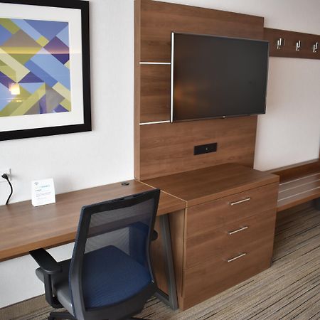 Holiday Inn Express & Suites - Boston South - Randolph By Ihg מראה חיצוני תמונה