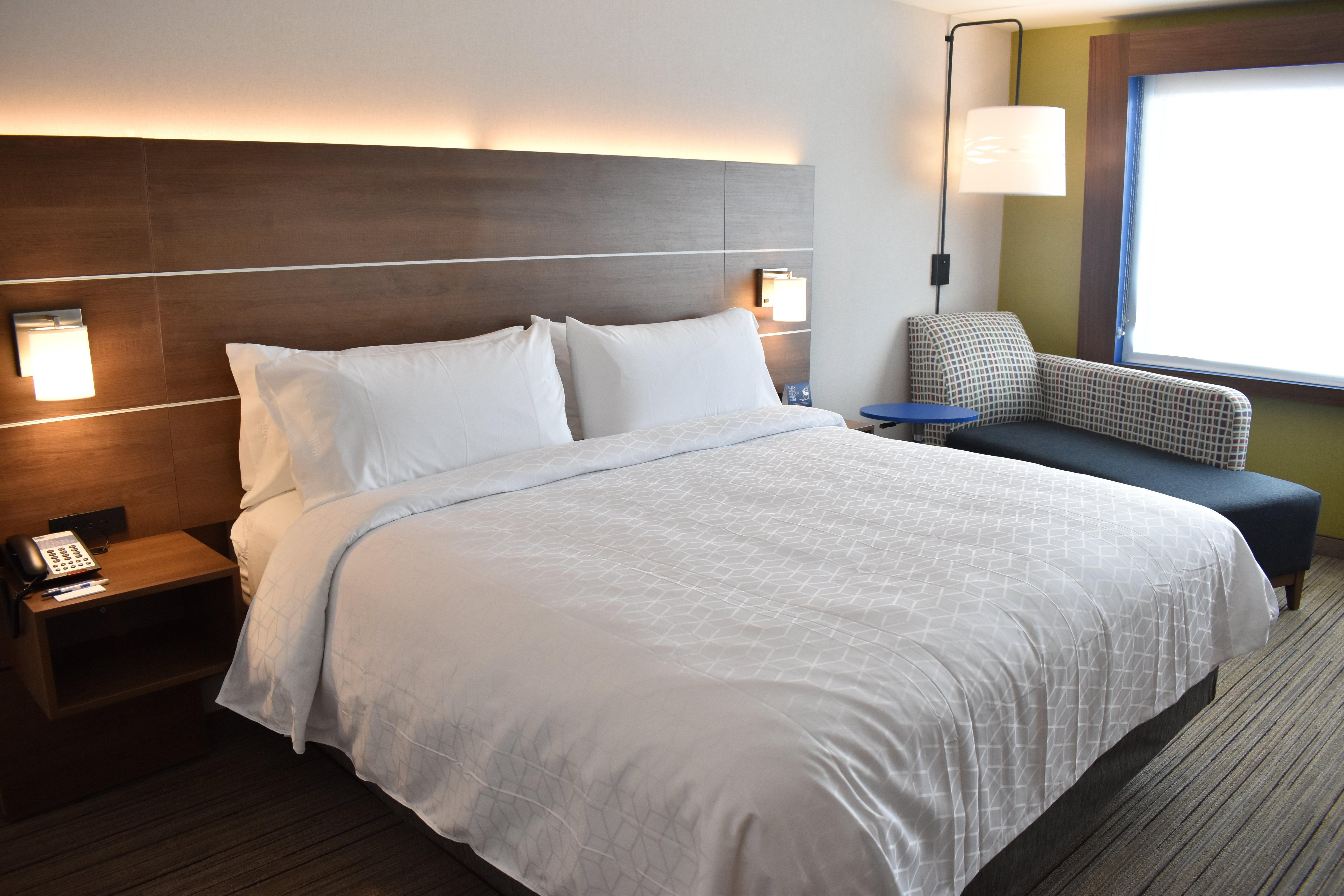 Holiday Inn Express & Suites - Boston South - Randolph By Ihg מראה חיצוני תמונה
