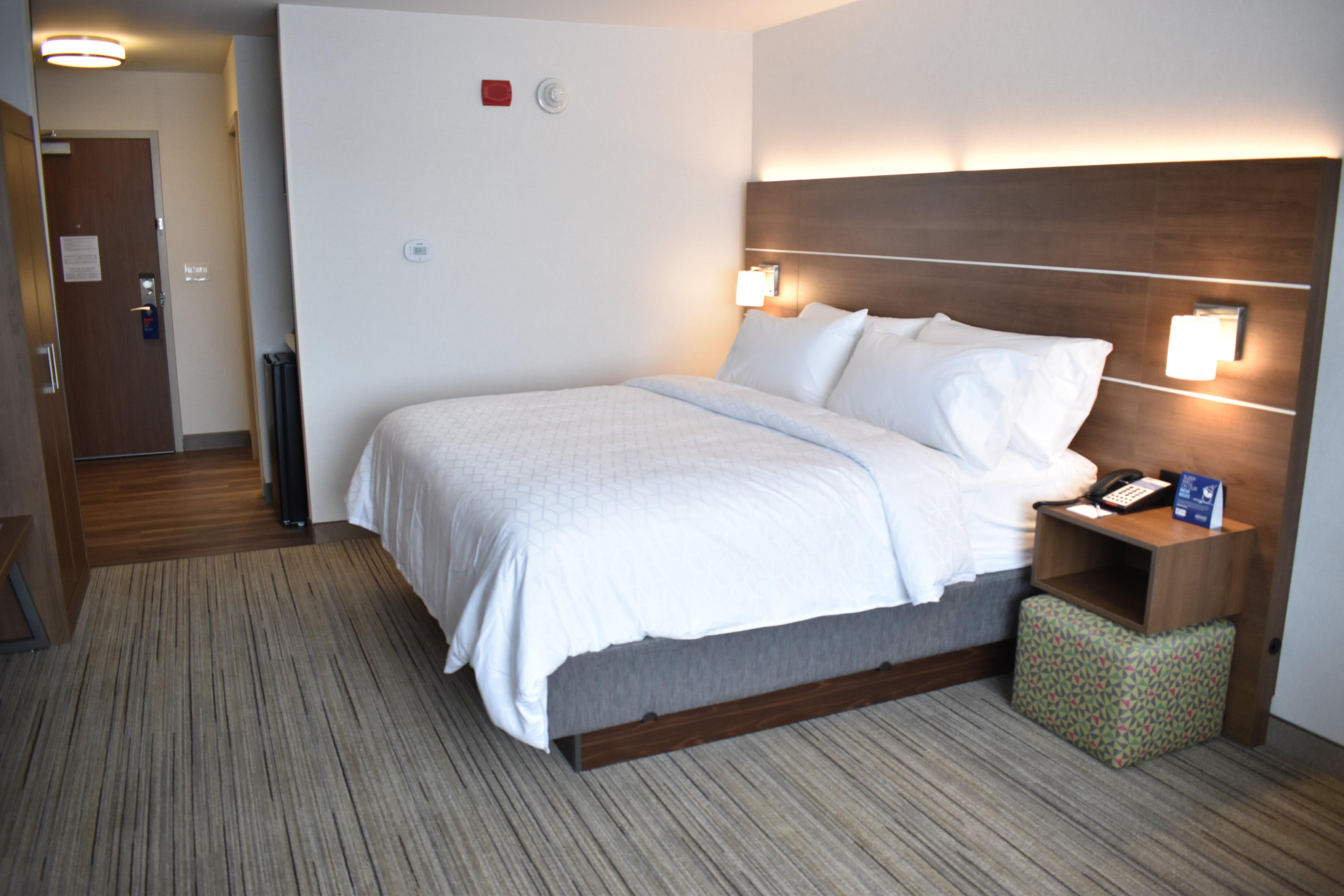 Holiday Inn Express & Suites - Boston South - Randolph By Ihg מראה חיצוני תמונה