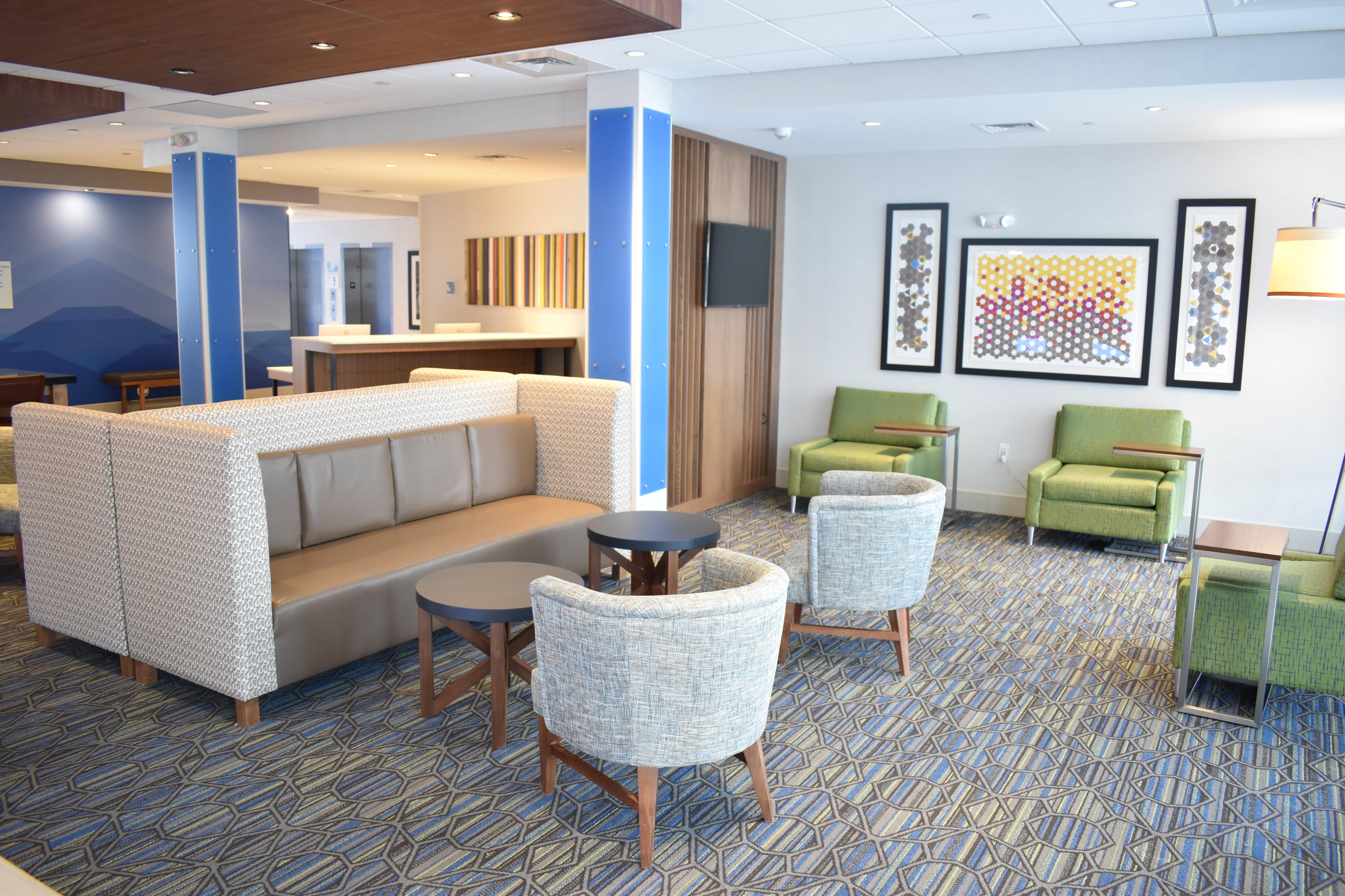 Holiday Inn Express & Suites - Boston South - Randolph By Ihg מראה חיצוני תמונה