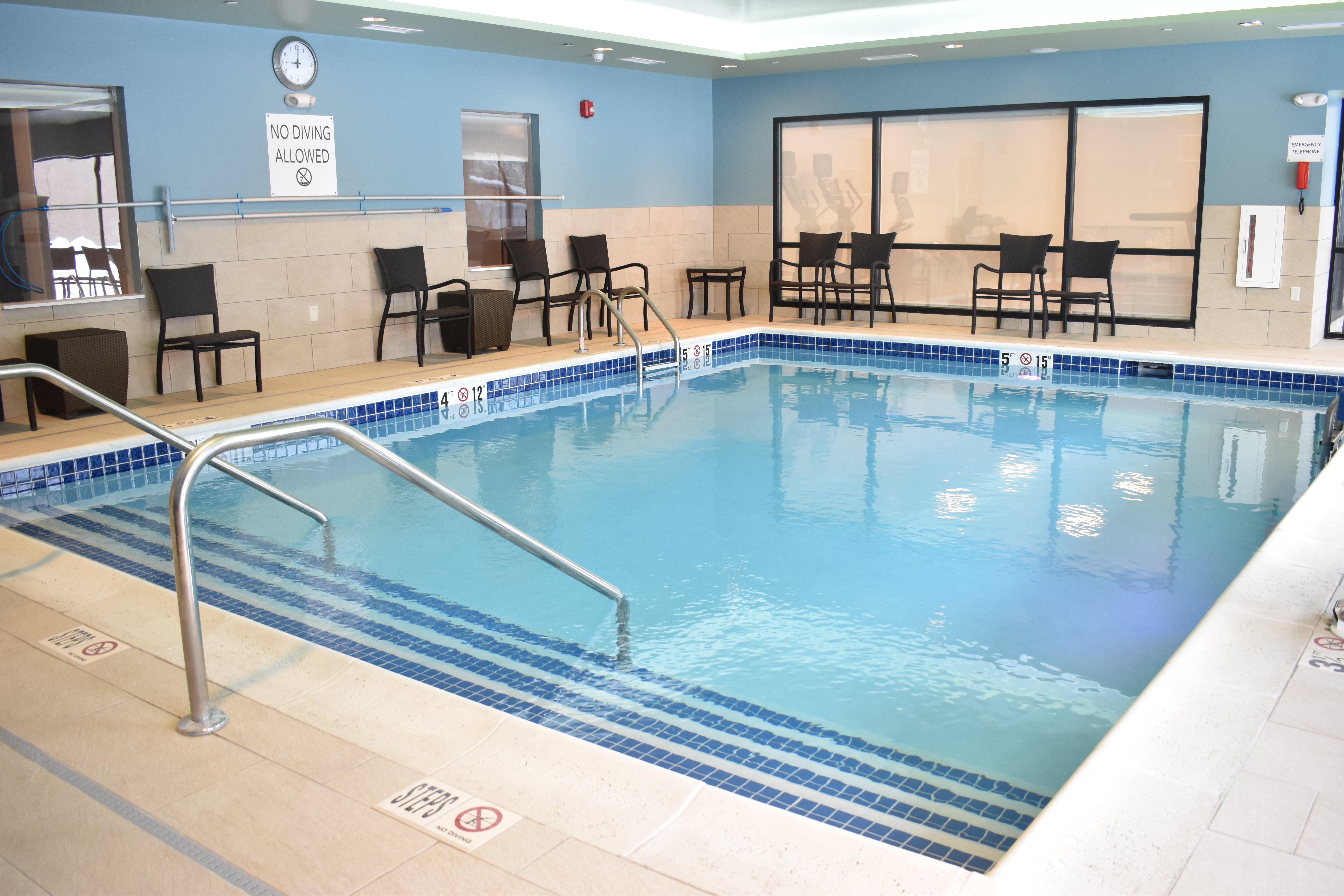 Holiday Inn Express & Suites - Boston South - Randolph By Ihg מראה חיצוני תמונה