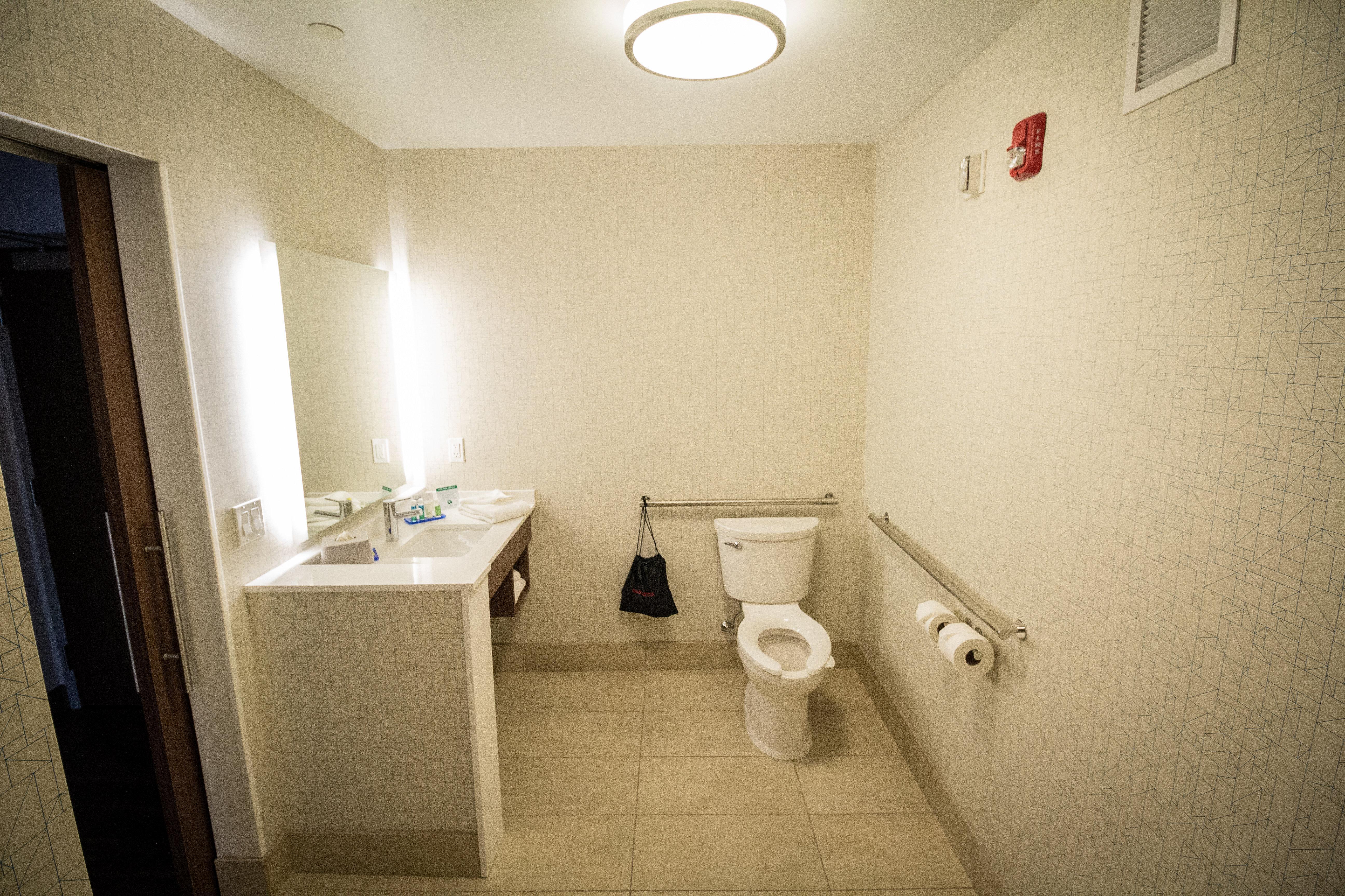 Holiday Inn Express & Suites - Boston South - Randolph By Ihg מראה חיצוני תמונה