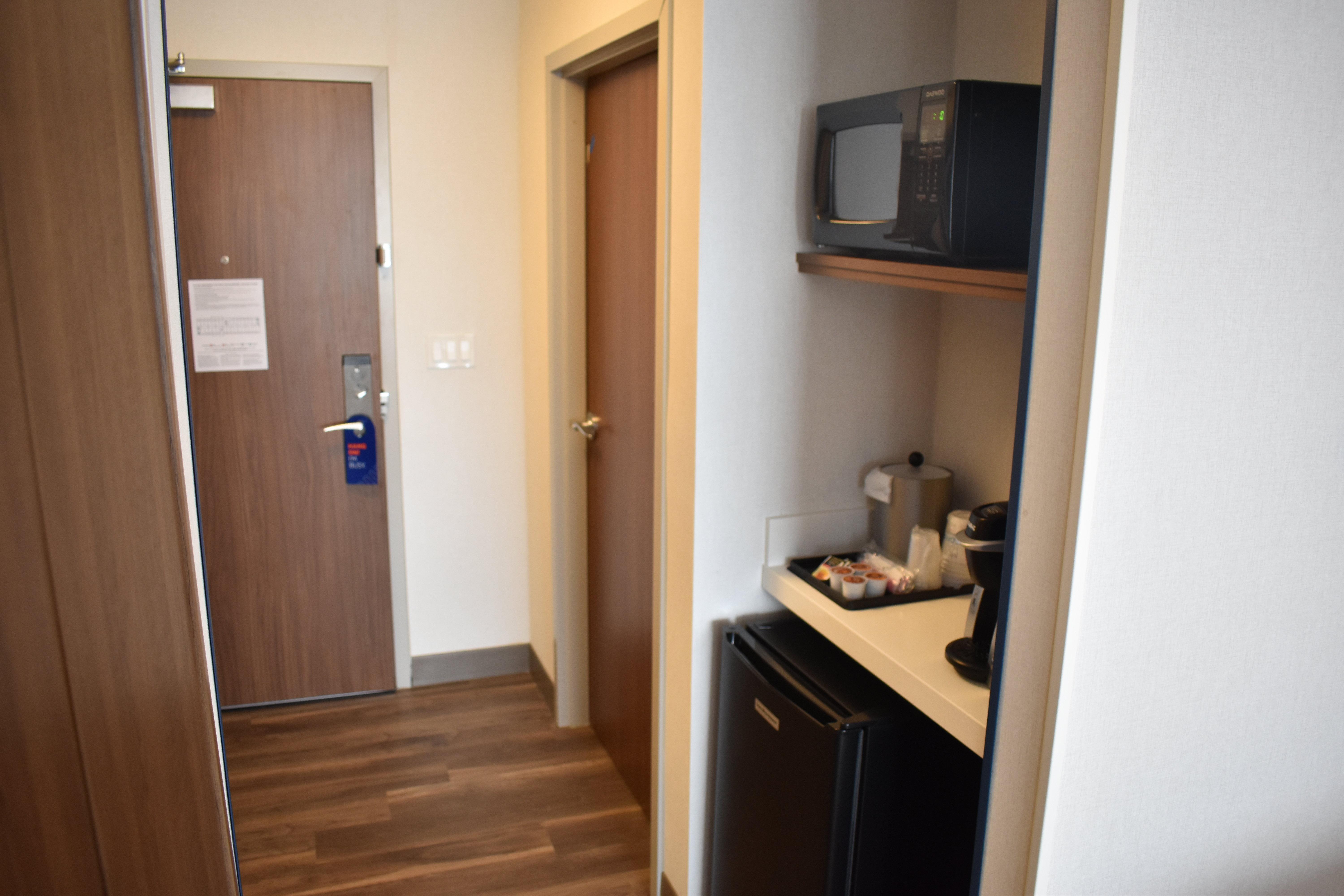 Holiday Inn Express & Suites - Boston South - Randolph By Ihg מראה חיצוני תמונה