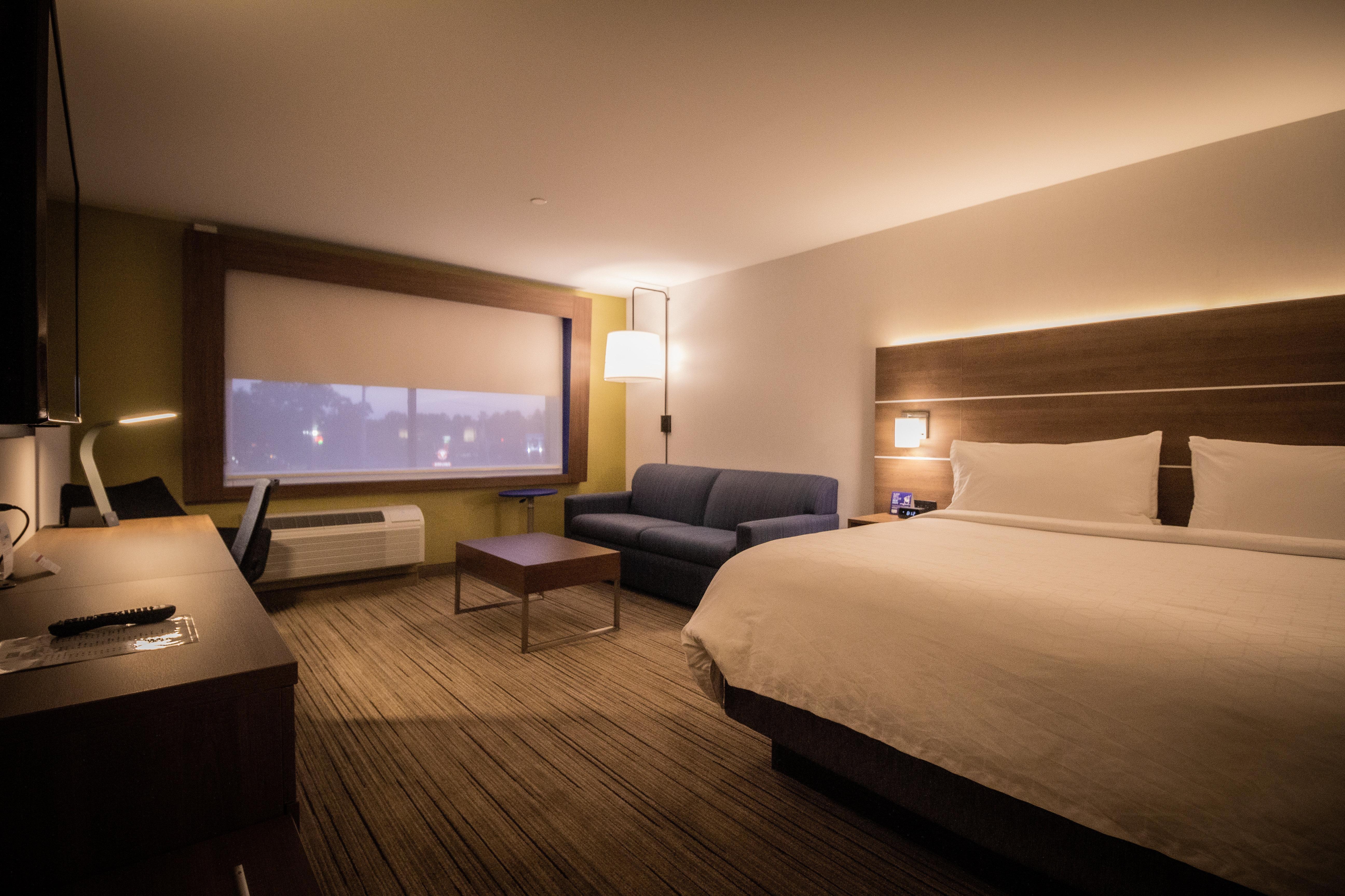 Holiday Inn Express & Suites - Boston South - Randolph By Ihg מראה חיצוני תמונה