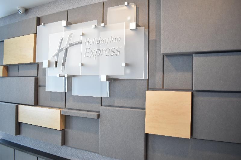 Holiday Inn Express & Suites - Boston South - Randolph By Ihg מראה חיצוני תמונה