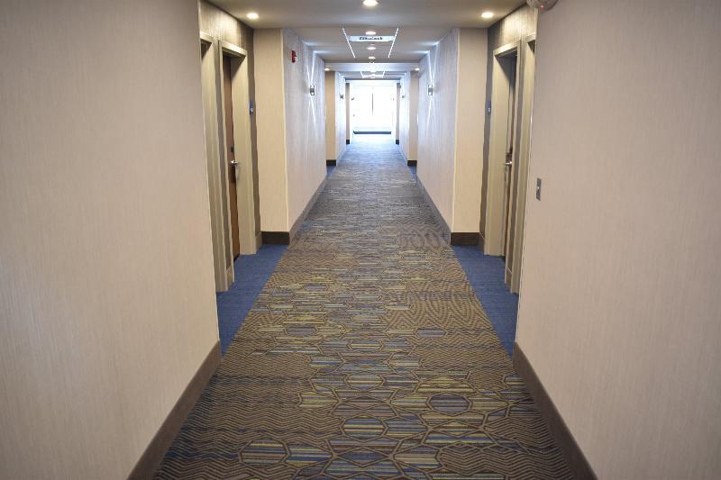 Holiday Inn Express & Suites - Boston South - Randolph By Ihg מראה חיצוני תמונה