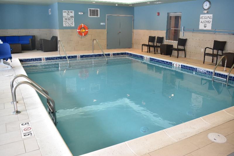 Holiday Inn Express & Suites - Boston South - Randolph By Ihg מראה חיצוני תמונה
