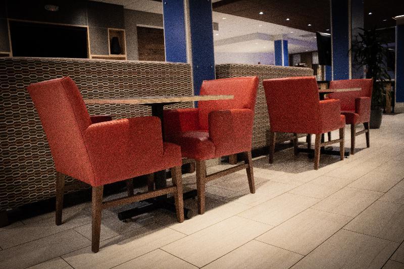 Holiday Inn Express & Suites - Boston South - Randolph By Ihg מראה חיצוני תמונה